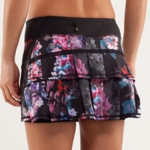Lululemon Run: Pace Setter Skirt (Regular) size 4
Spring Has Sprung Multi Black